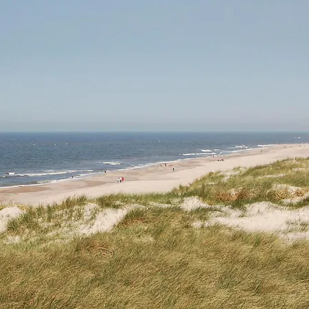 Three-bedroom In Hvide Sande